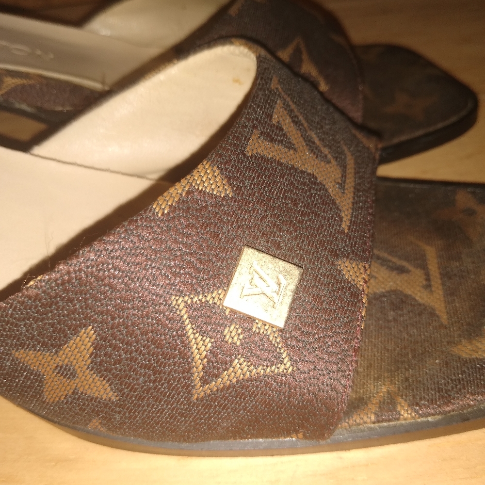 Sandals - Picture 2 of 4